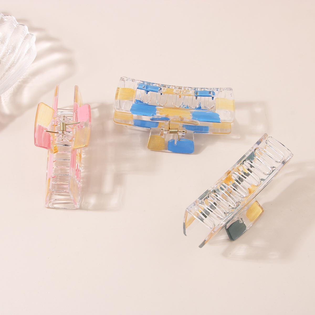 Guanyang European and American gold foil brushed paint clip creative niche transparent shark clip female temperament back of the head bun hair clip_voghion.com