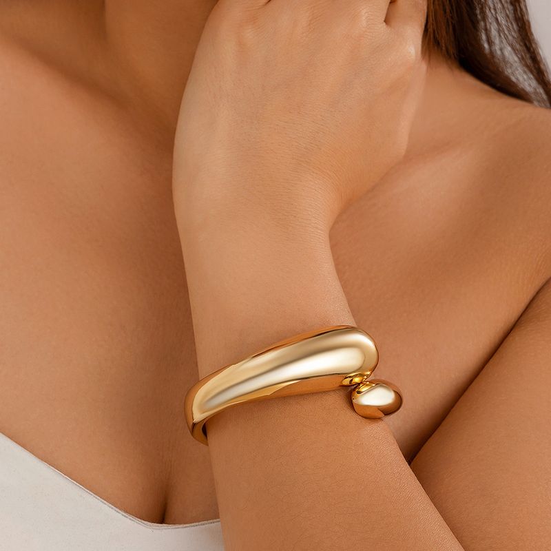 Temperament Barock Große Perle Ins Stapeln Armbänder Übertrieben Unregelmäßigen Wicklung Umarmung Hand Schmuck_voghion.com