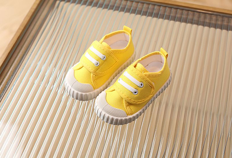 Nuevos zapatos de primavera y verano para niños y niñas, zapatillas de lona suaves e informales de color caramelo para niños, zapatillas de moda con estampado de leopardo_voghion.com