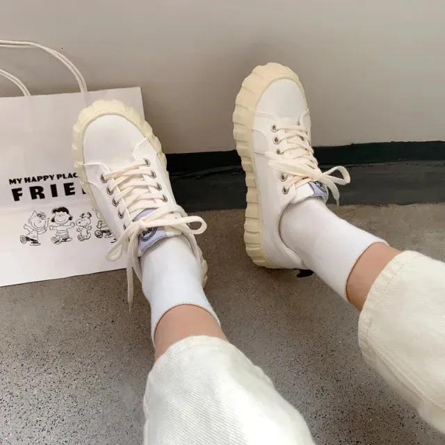 Canvas-Plateau-Schnürschuhe, zum Gehen, für Studenten, wild, kurz und mollig, sportlich, modisch, vulkanisierte Damenschuhe 240930_voghion.com