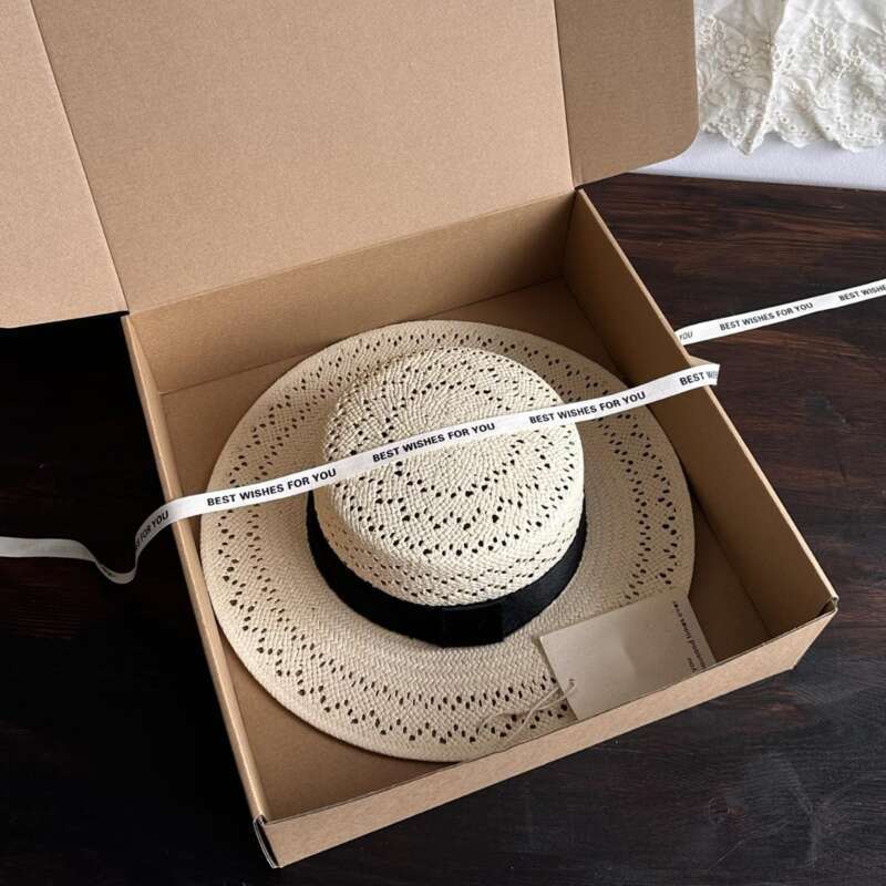 Derselbe vielseitige französische Reis-Strohhut aus weißem gewebtem Stroh für die Freizeit im Urlaub, flache Oberseite und Traufenhut, Sommer_voghion.com