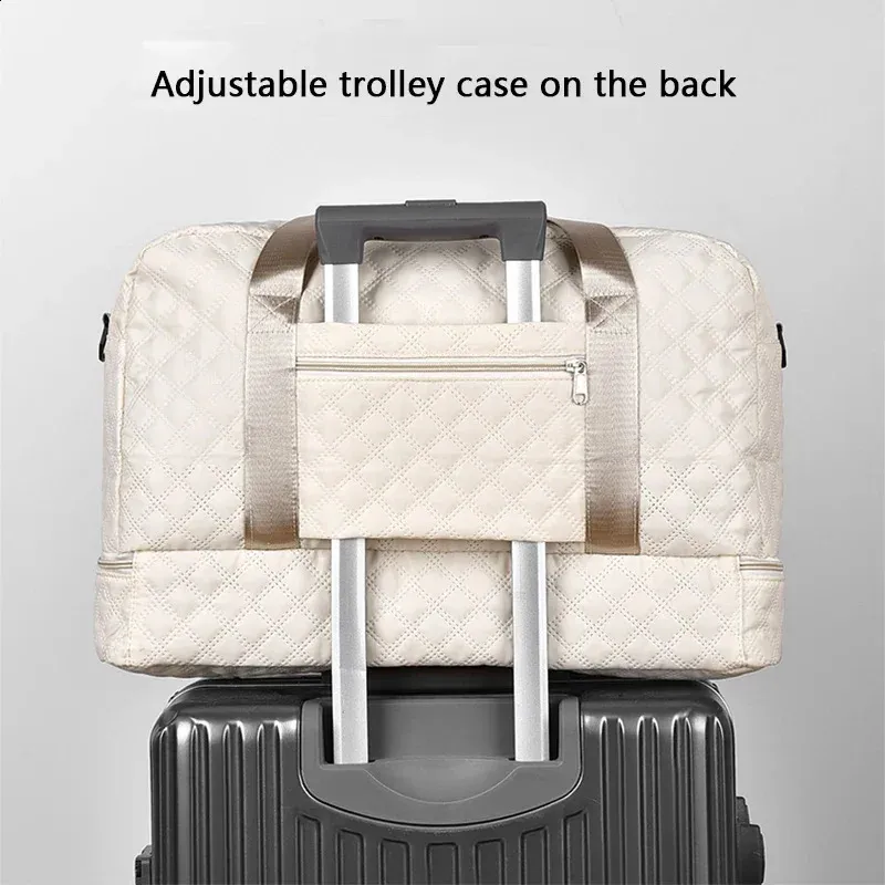 Large Capacity Travel Duffel Bag With Wet Dry Separation_voghion.com