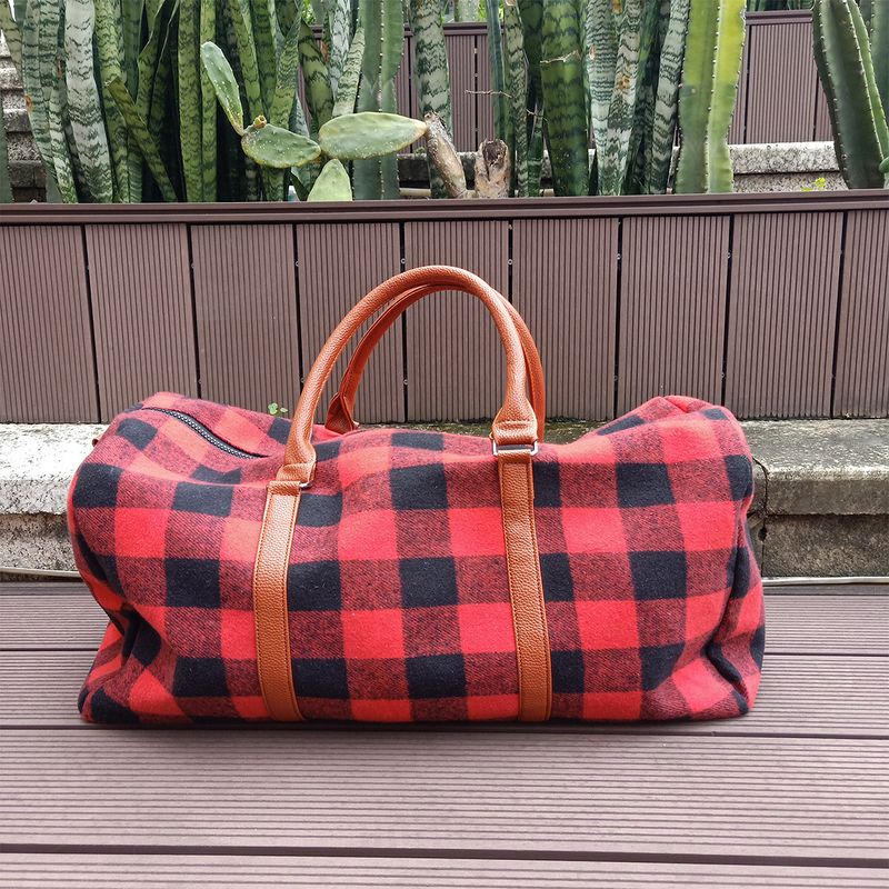 Schwarze und weiße Gepäcktasche, große Kapazität, PU-Griff, Wochenend-Reisetasche, rote karierte tragbare Umhängetasche_voghion.com