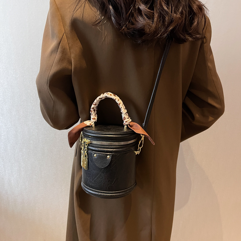 2023 Modische Beuteltaschen für Frauen Hochwertige PU-Geldbörsen und Handtaschen Designer-Schulter-Umhängetasche_voghion.com