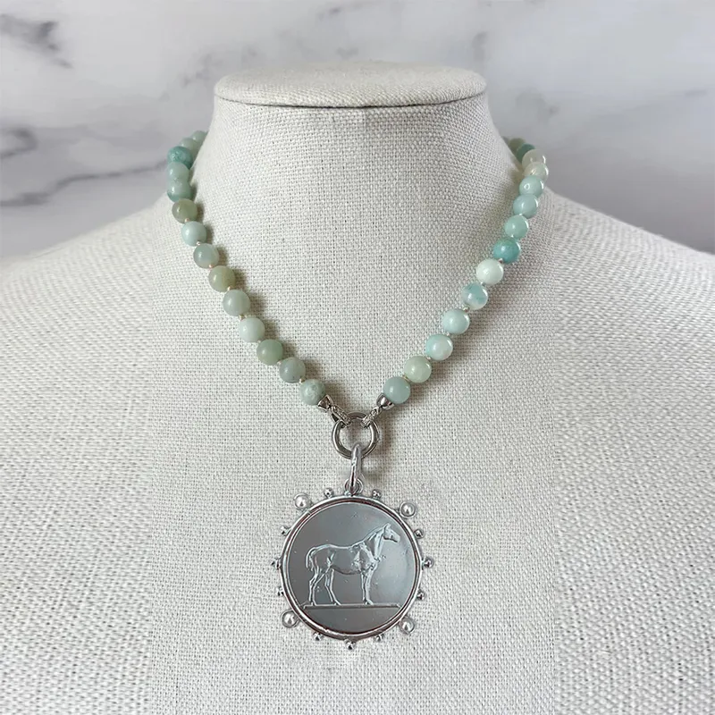 Collier pendentif médaillon cheval en acier inoxydable unisexe_voghion.com