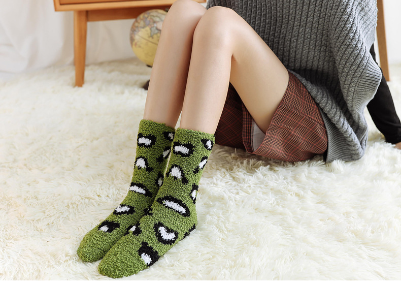 Jesienne i zimowe nowe skarpetki modne grube półaksamitne skarpetki domowe skarpetki koralowe aksamitne skarpetki panterka damskie skarpetki podłogowe_voghion.com
