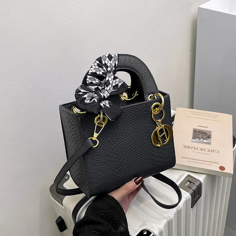 Borsa a mano in coccodrillo da donna, sciarpa in seta intrecciata, borsa Diana, borsa a mano, borsa a tracolla, tracolla diagonale_voghion.com