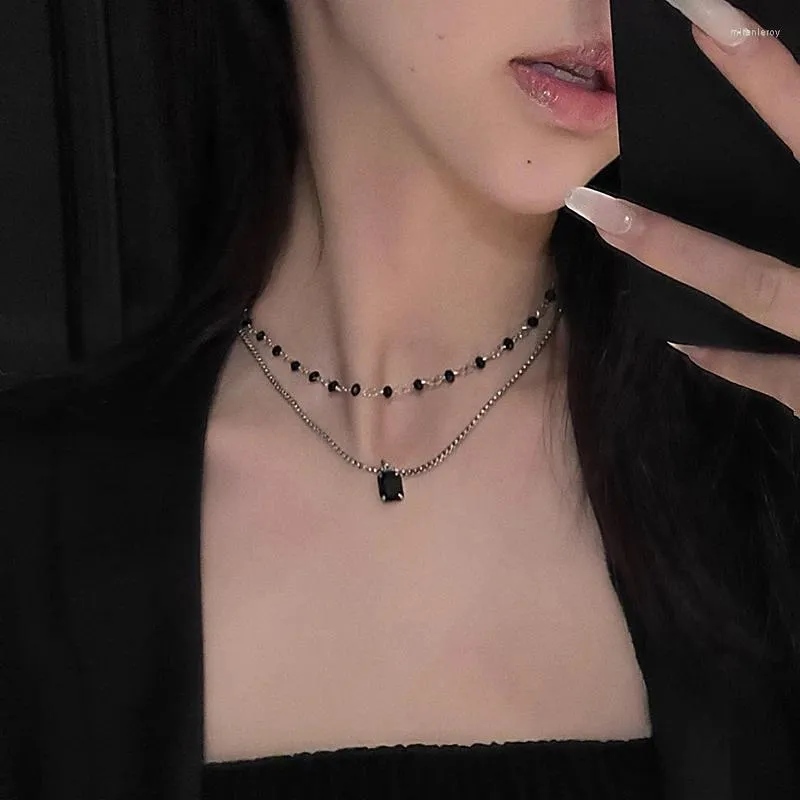 Collane con ciondolo Collana girocollo da donna con perline a doppio giro, regalo per amico, colore nero, collare geometrico all'ingrosso_voghion.com
