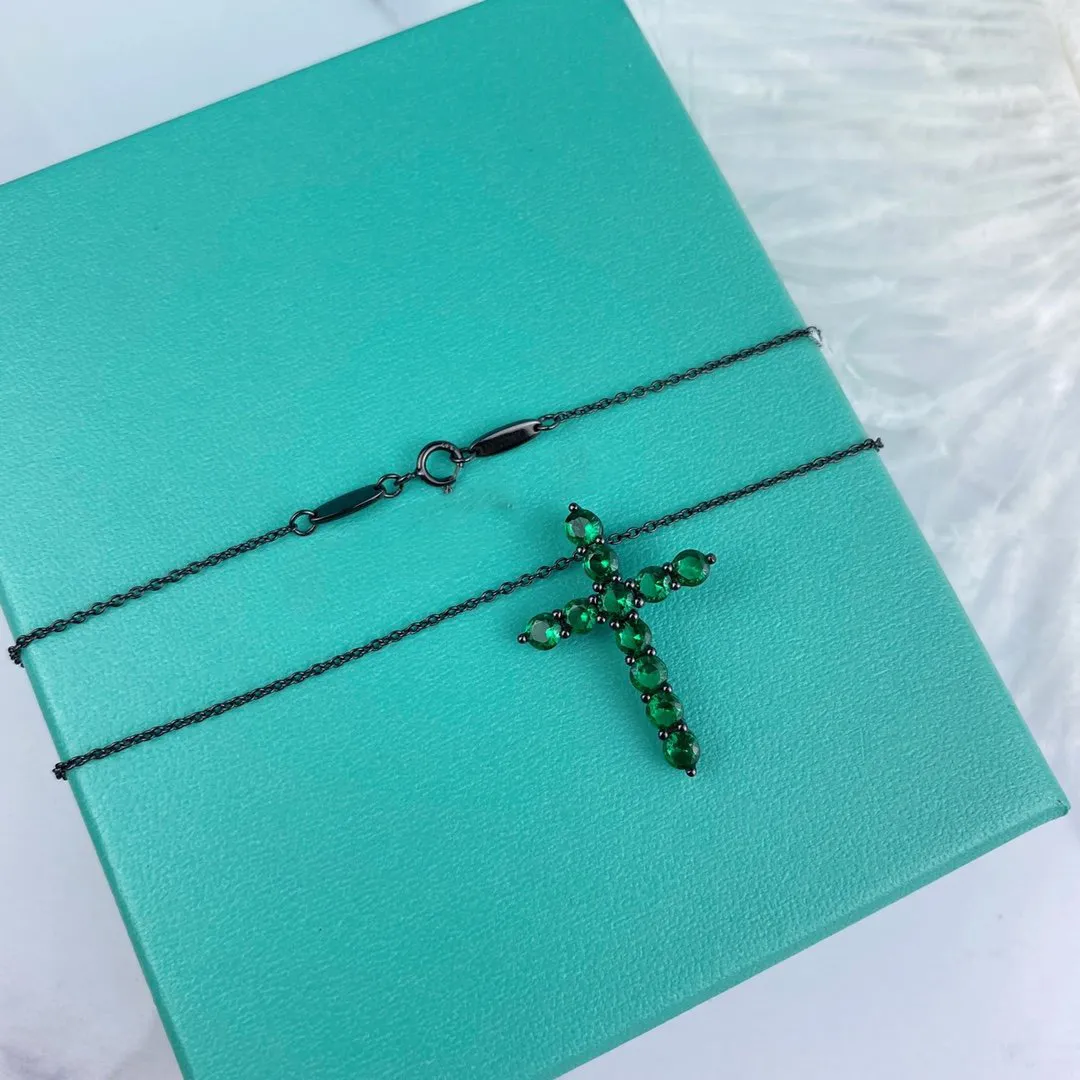 Collier tendance en forme de croix avec gros diamants pour anniversaire, polyvalent, à porter au quotidien, en laiton, bijoux de fête tendance_voghion.com