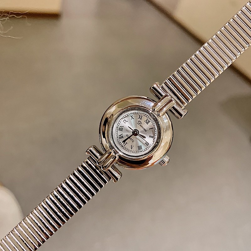 Timmys Damenuhr im antiken Stil mit Bambus-Netzarmband, exquisitem kleinem Zifferblatt und modischer und minimalistischer römischer Skala_voghion.com