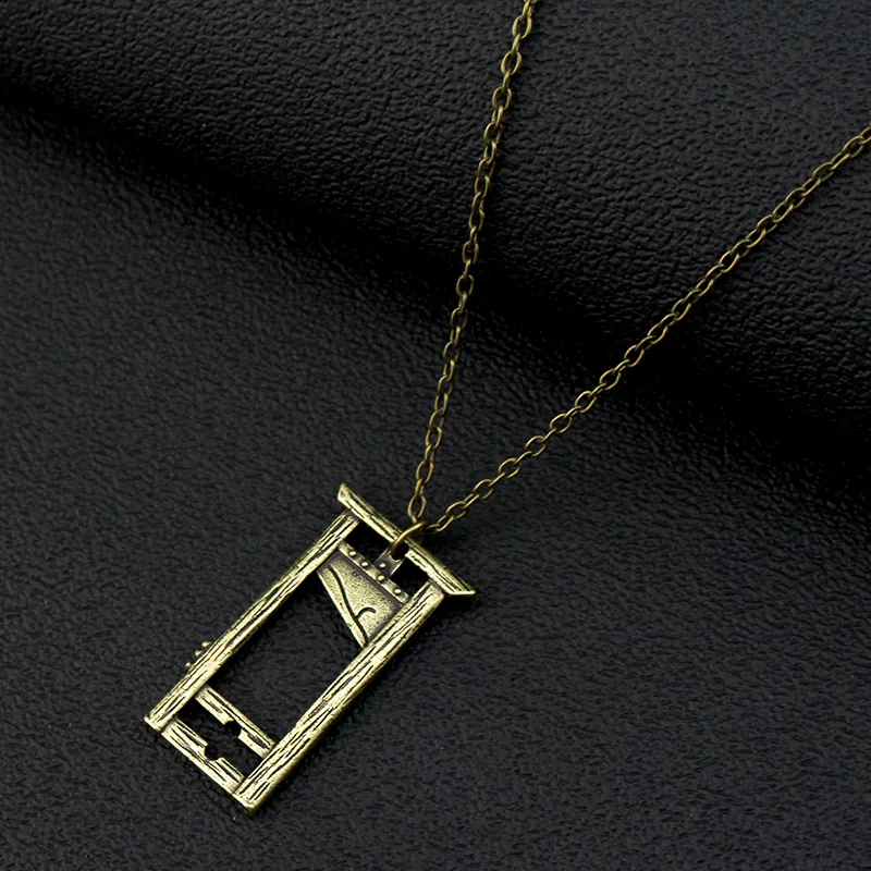 Colliers pendentifs hommes collier guillotine bijoux de style gothique vintage révolution française effrayant Halloween art cadeaux_voghion.com