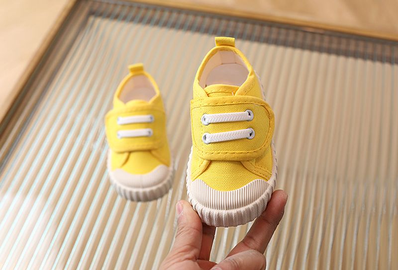 Nuevos zapatos de primavera y verano para niños y niñas, zapatillas de lona suaves e informales de color caramelo para niños, zapatillas de moda con estampado de leopardo_voghion.com