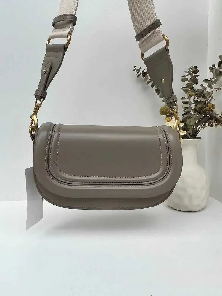 Stylish Women's Saddle Bag With Wide Shoulder Strap Pu Leather_voghion.com