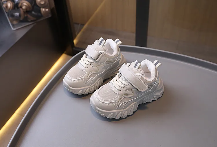 Witte zwarte kindersportschoenen voor jongens en meisjes, modieuze antislipschoenen voor studenten, Happysteps outdoor peutersneakers_voghion.com
