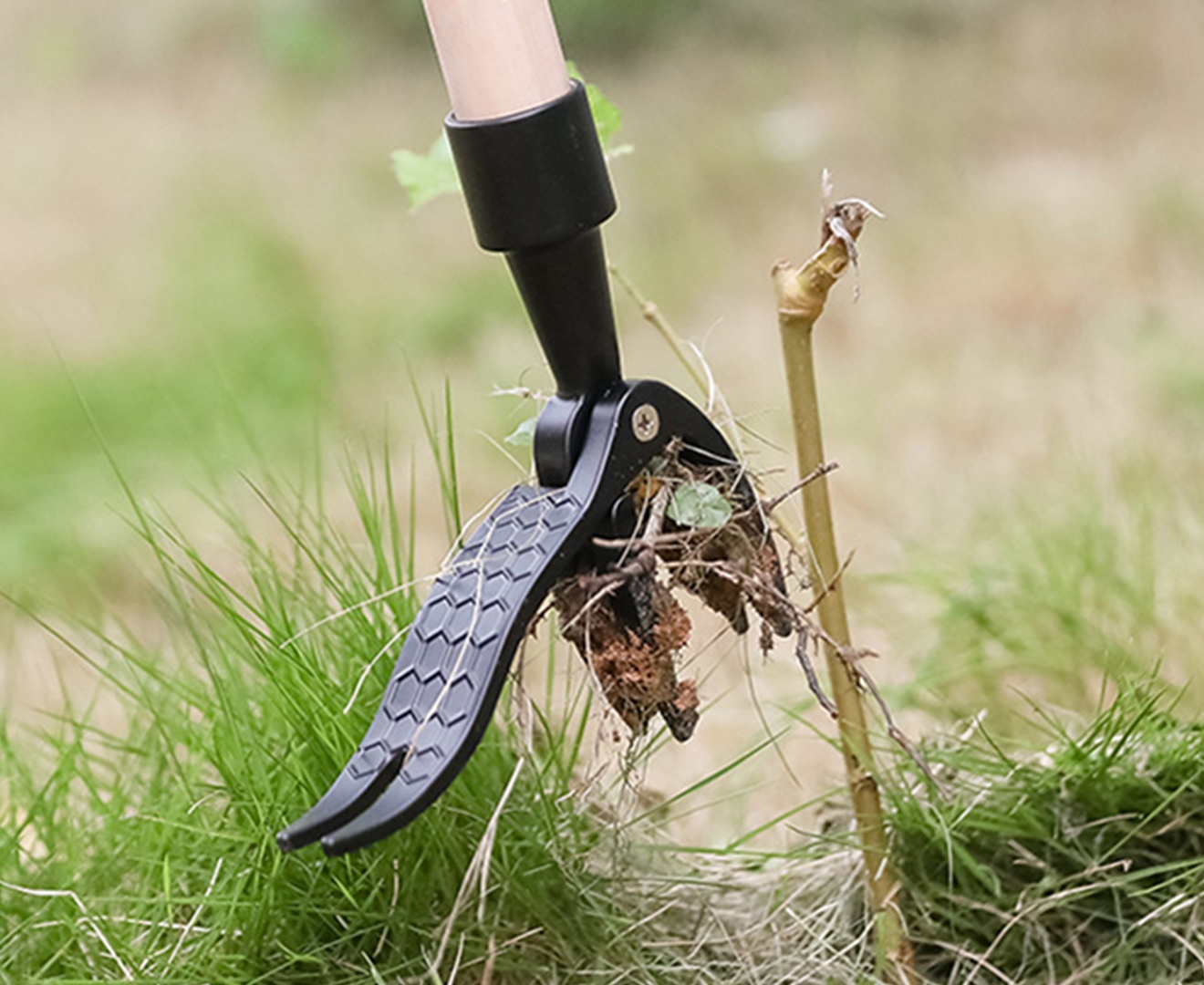 Bend-free Standing Manual Weeding Shovel Garden Weeder Rooter Without Stick_voghion.com