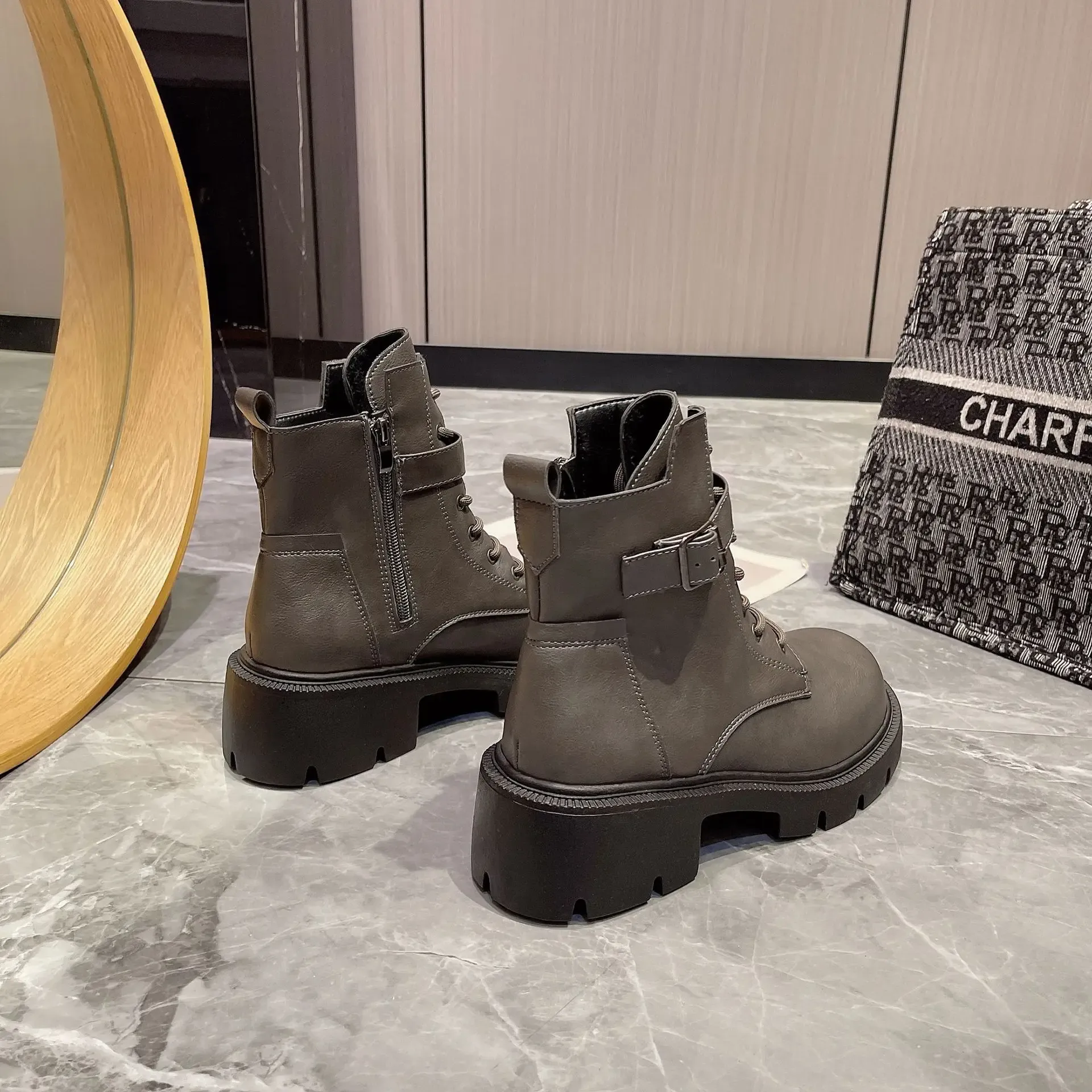 Botas cortas estilo británico para mujer, nuevas, de otoño/invierno, con cordones y cremallera, estilo motociclista, estilo retro, talla 43_voghion.com