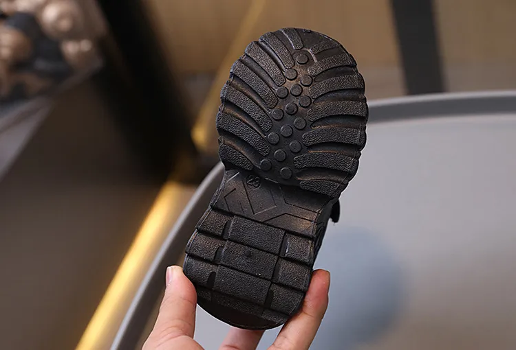 Witte zwarte kindersportschoenen voor jongens en meisjes, modieuze antislipschoenen voor studenten, Happysteps outdoor peutersneakers_voghion.com