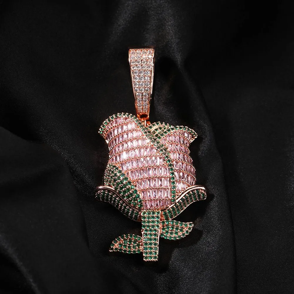Collier pendentif fleur de rose avec zircon et plaqué or_voghion.com