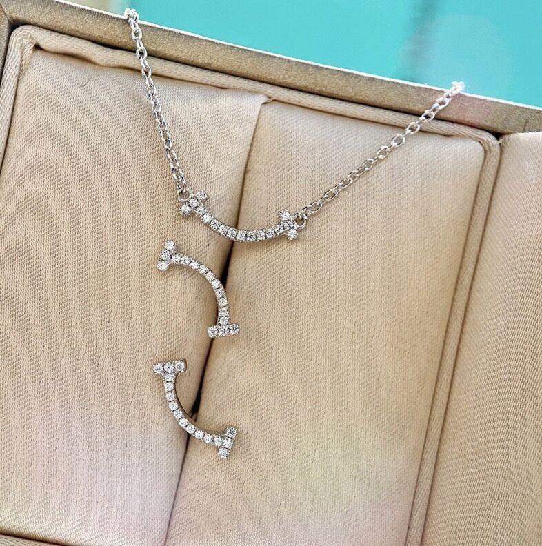 Orecchini sorridenti di design, set in oro per tutto il corpo con diamanti, orecchini di lusso leggeri, orecchini e ornamenti da donna_voghion.com