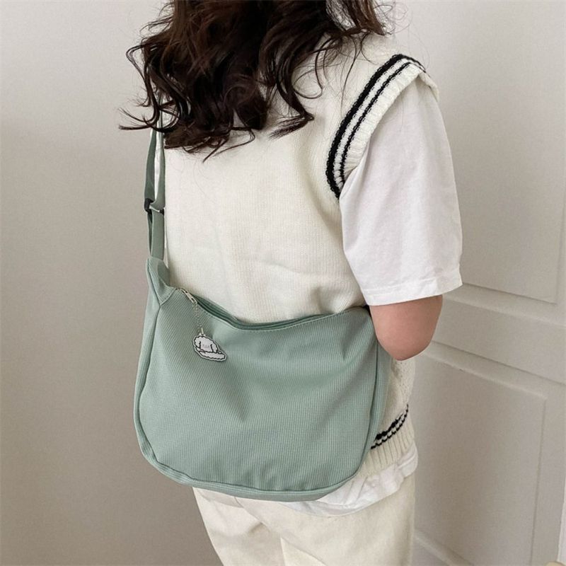 Canvas-Tasche im koreanischen Stil, große Kapazität, cremefarbene Umhängetasche mit Anhänger, leichte Schultertasche für_voghion.com