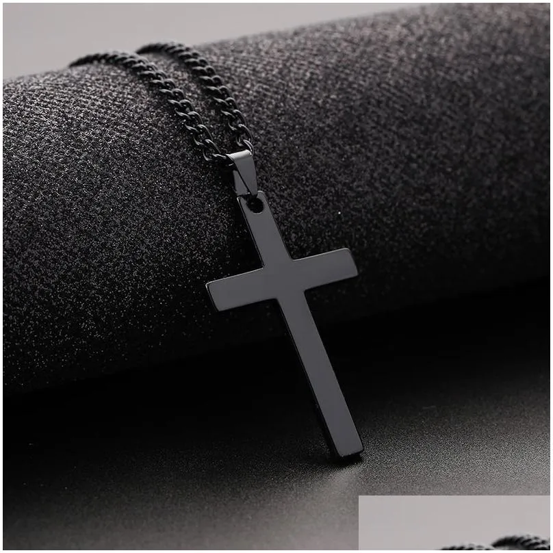 Collier pendentif croix pour homme en acier inoxydable_voghion.com