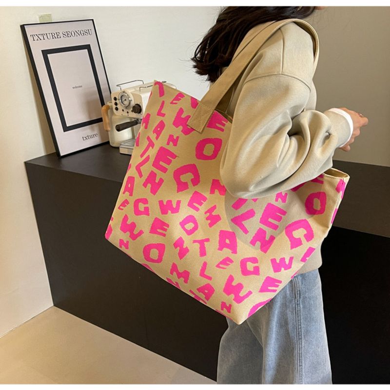 Persönlichkeit bedruckter Buchstabe Mommy Bag 2024 neue Textur Farbkontrast Freizeit Canvas große Kapazität Tote_voghion.com