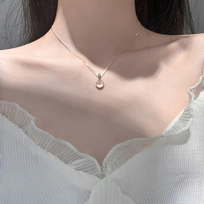 Colliers à pendentif élégants en pierre de lune ronde blanche pour femmes, ras du cou à fleurs vintage, chaîne de clavicule, bijoux de fête_voghion.com