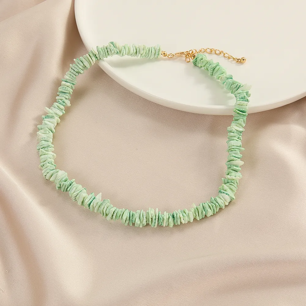 Colar choker de conchas coloridas para mulher pingente irregular_voghion.com