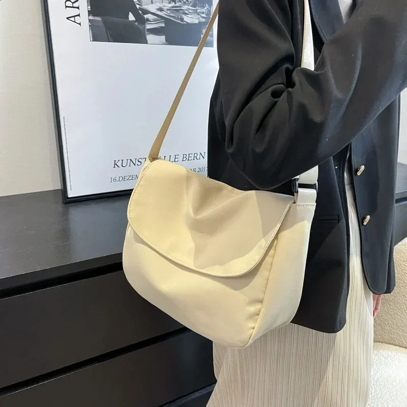 Solid Color Crossbody Simple Ladies Shoulder Waterproof Nylon WomenS Handbags Fashion Messenger Bag Women 240827_voghion.com