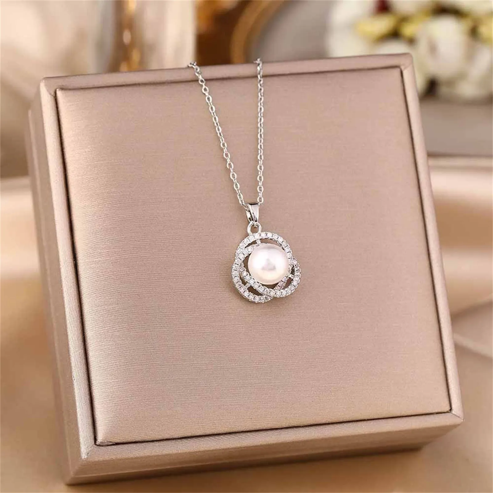 Catene Elegante Collana con Ciondolo Micro Borchiato Smalto_voghion.com