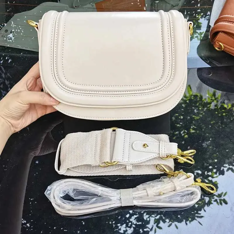 Stylish Women's Saddle Bag With Wide Shoulder Strap Pu Leather_voghion.com