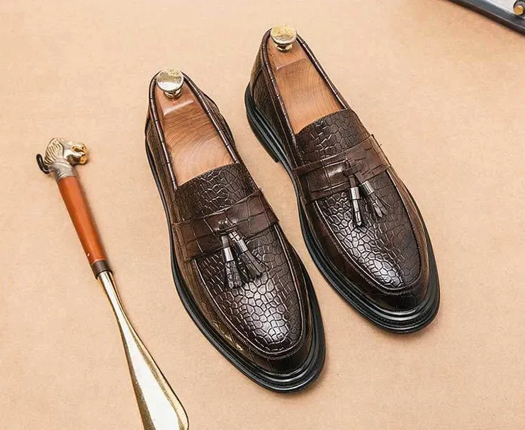 Mocassins souples à bout pointu, imprimé animal, chaussures en cuir pour hommes, chaussures décontractées rehaussantes avec pompons_voghion.com