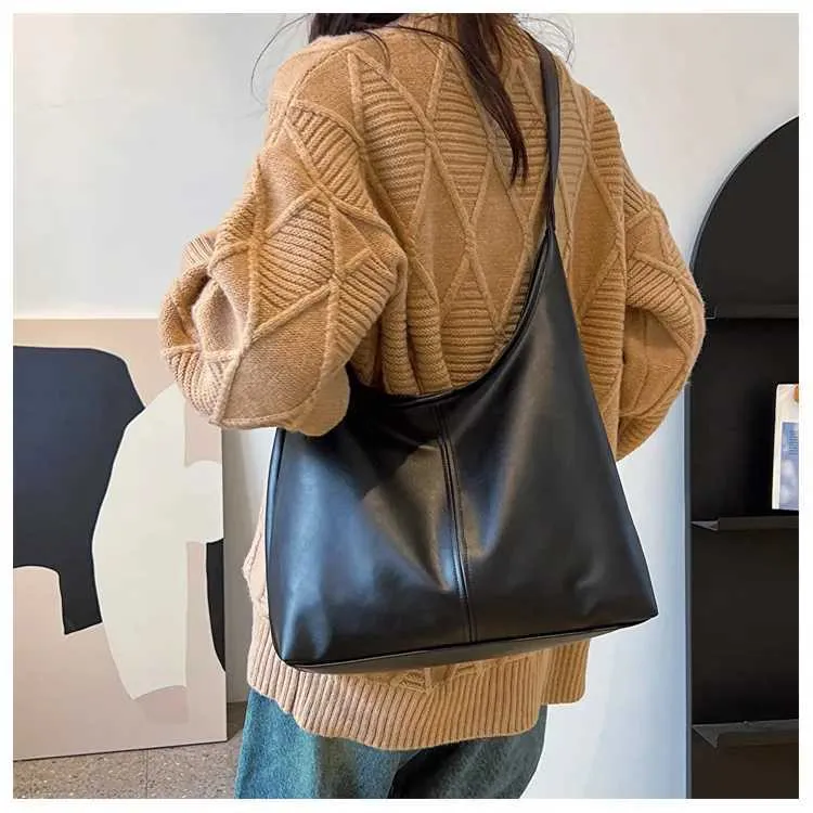 Borsa a tracolla alla moda per donna con fibbia dorata minimalista e tracolla regolabile, borsa da donna Handba241211_voghion.com