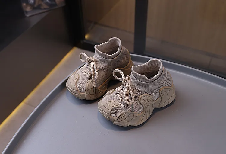 2025 Nei Sneakers fir Kanner Moud Slip on Walking Mesh Plateau Socken Stiwwelen Littlesprouts Klengkannerschong Grouss Gréisst Jugend_voghion.com