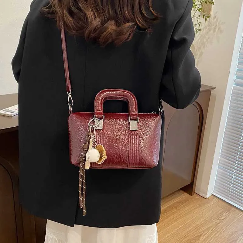 Borsa a mano classica vintage da donna con tracolla a temperatura nobile, stile invernale, alla moda, con cerniera_voghion.com