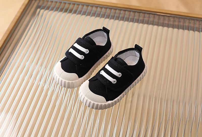 Nuevos zapatos de primavera y verano para niños y niñas, zapatillas de lona suaves e informales de color caramelo para niños, zapatillas de moda con estampado de leopardo_voghion.com