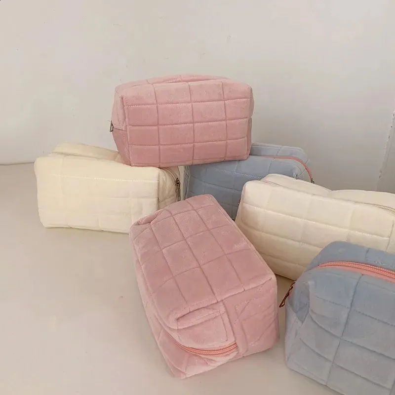 Süßes Fell-Make-up für Frauen mit Reißverschluss, groß, einfarbig, Kosmetiktasche für unterwegs, Make-up-Kulturtasche, Waschtasche aus Plüsch, Stifttasche 240827_voghion.com