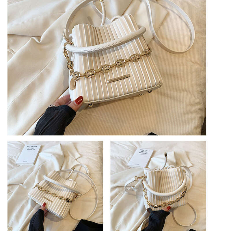 Geantă de mână Couture pentru femei, geantă portabilă pliată la modă nouă, design de nișă, umăr_voghion.com