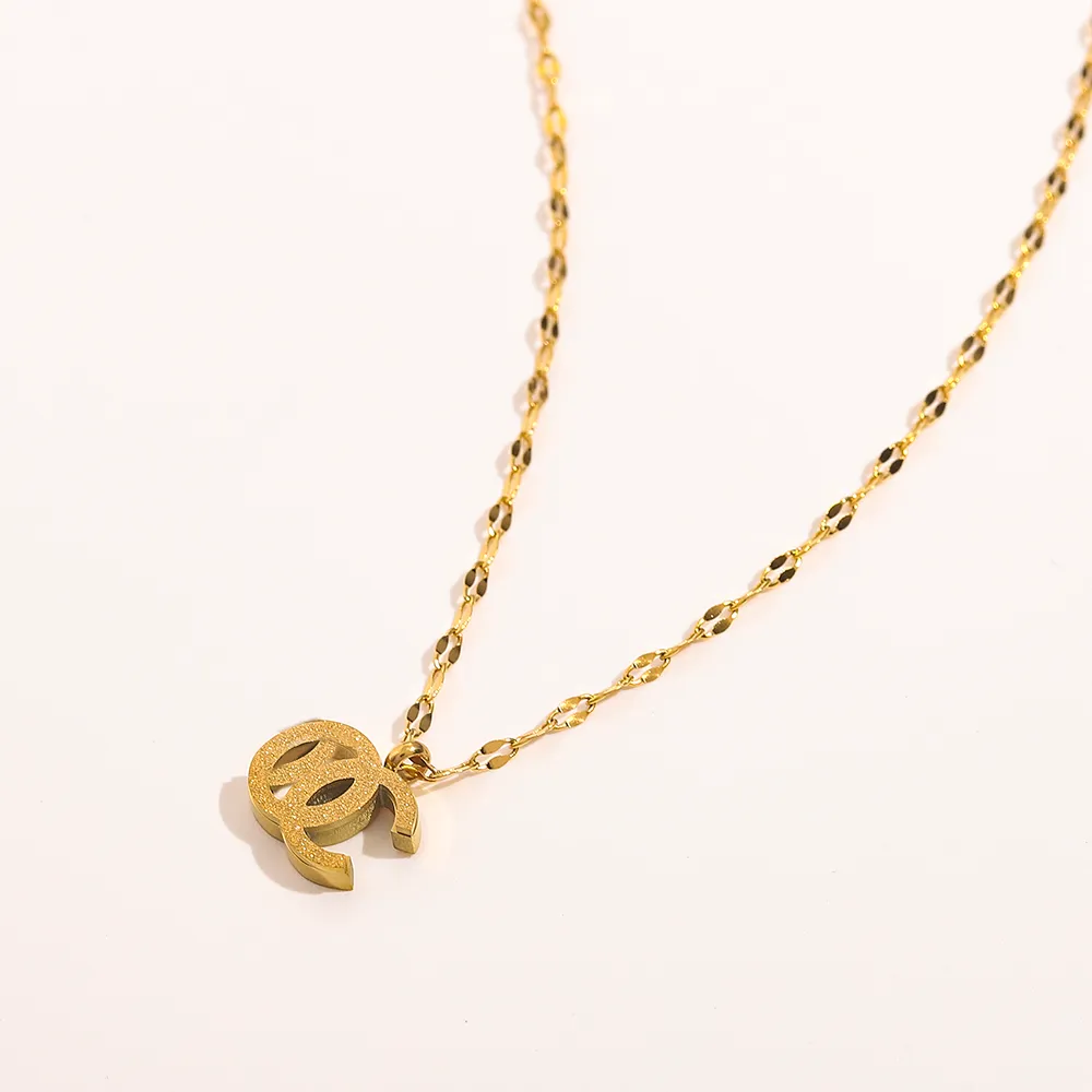 Collar de diseñador de moda para mujer, gargantilla, cadena colgante, collar de letras de acero inoxidable chapado en oro, joyería llamativa_voghion.com