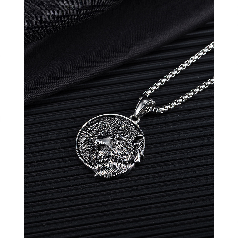 Collier personnalisé en acier titane avec tête de loup tendance_voghion.com