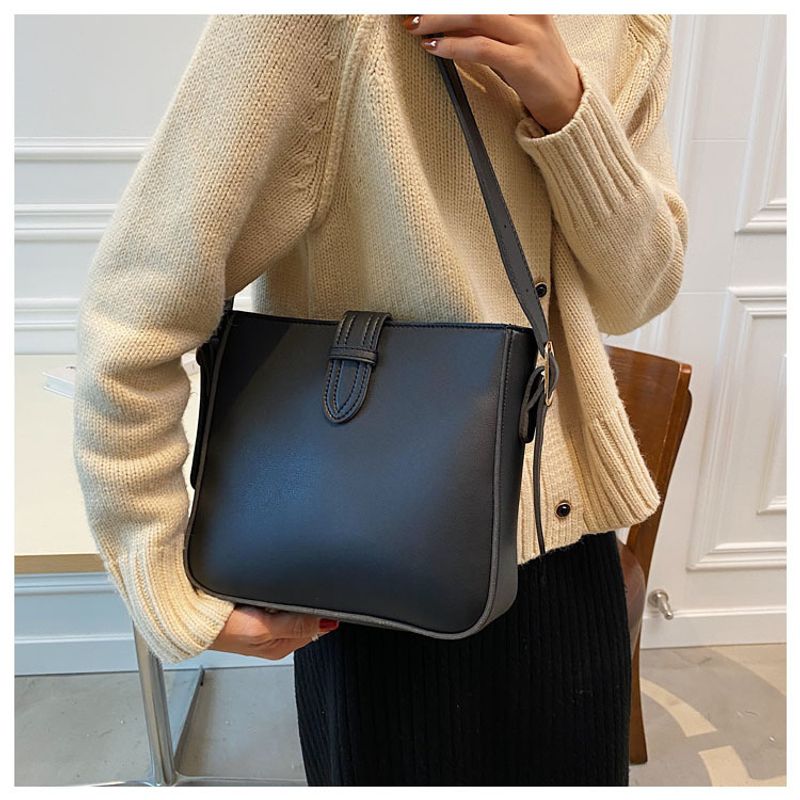 2024 Neue High-End-Tasche mit großem Fassungsvermögen für Damen, modische einfache, lässige Beuteltasche, im Internet_voghion.com