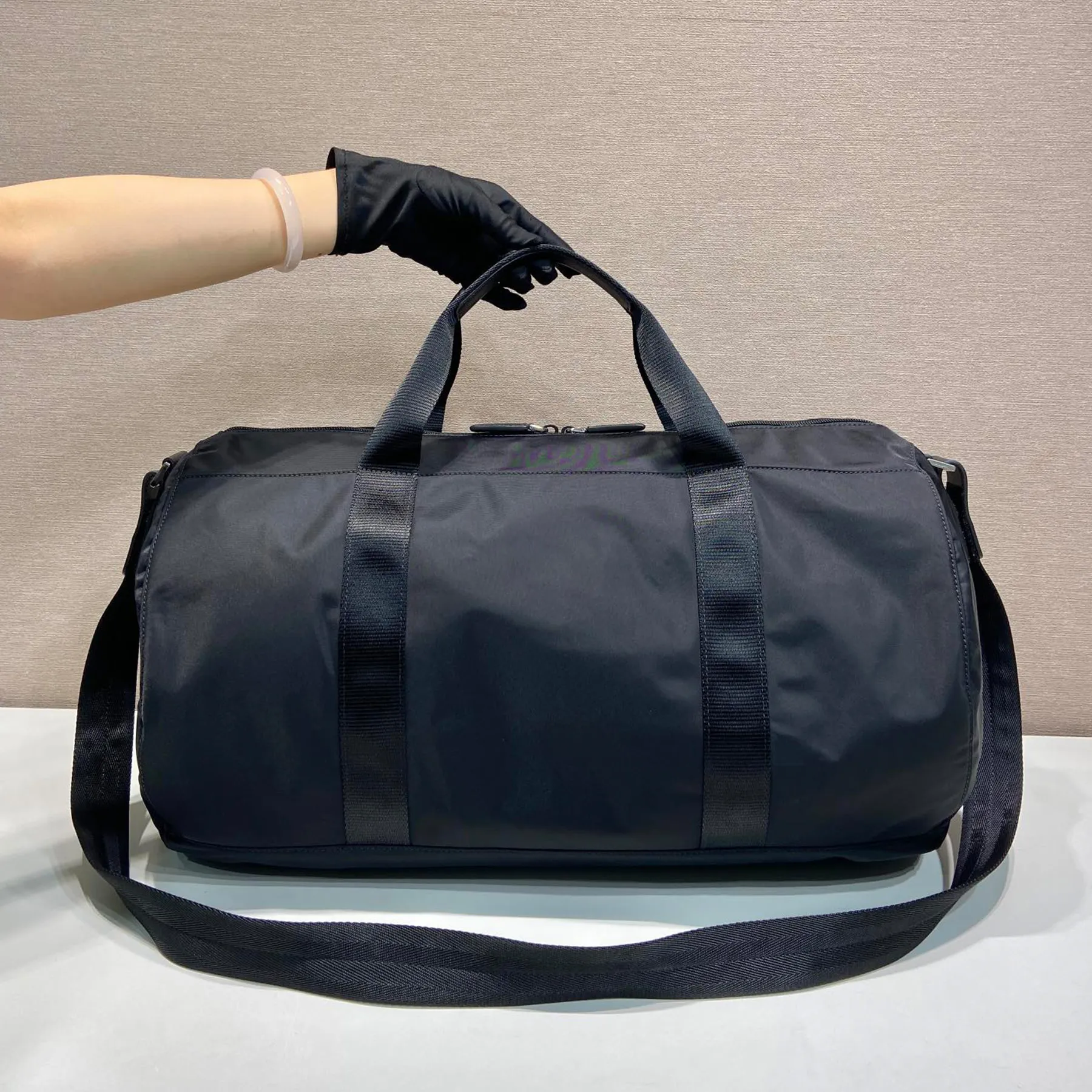 New 10A Nylon And Leather Duffle Designer Sier Hardware Zipper Closure Shoulder Woven Tape Handles Clutch Bag Adjustable_voghion.com
