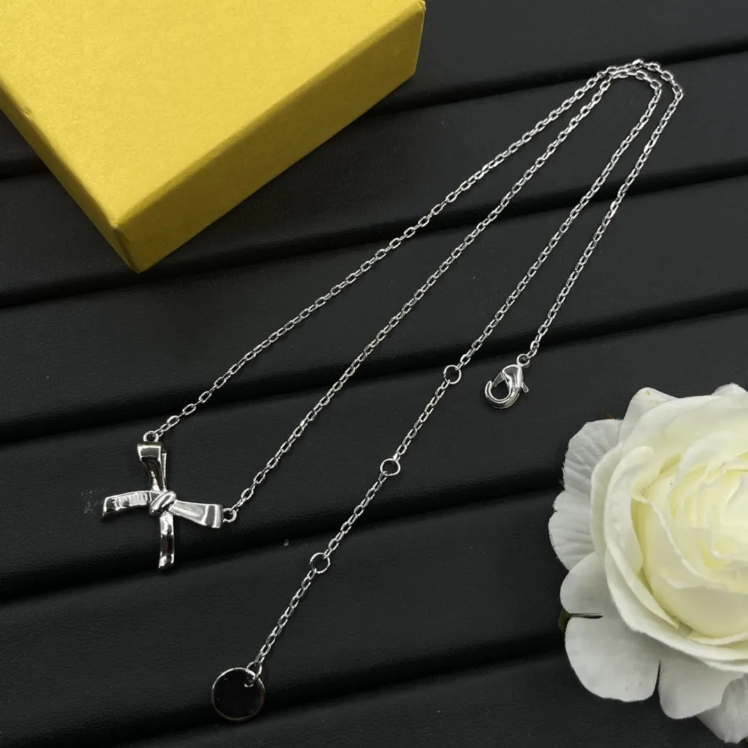 Collana con ciondolo a forma di fiocco in argento dorato con lettera di moda, gioiello da donna, girocollo, regalo per festa di nozze_voghion.com