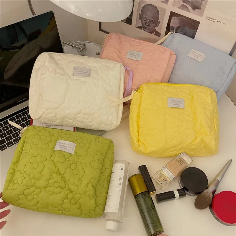 Niedliche Wer Bags Damen Make-up-Tasche mit großem Fassungsvermögen, wasserdicht, Toilettenartikel, Kosmetik-Organizer, Reise-Make-up-Waschtasche 240729_voghion.com