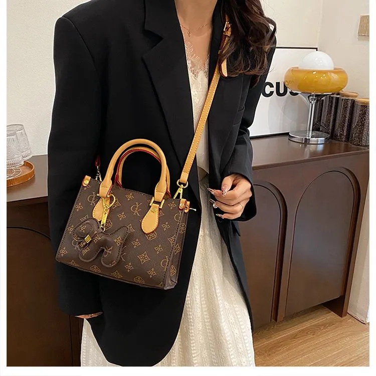 Spedizione gratuita 2025 Nuove borse a tracolla firmate per donna Borsa alla moda Borsa a mano Messenger Donna stampata alla moda_voghion.com