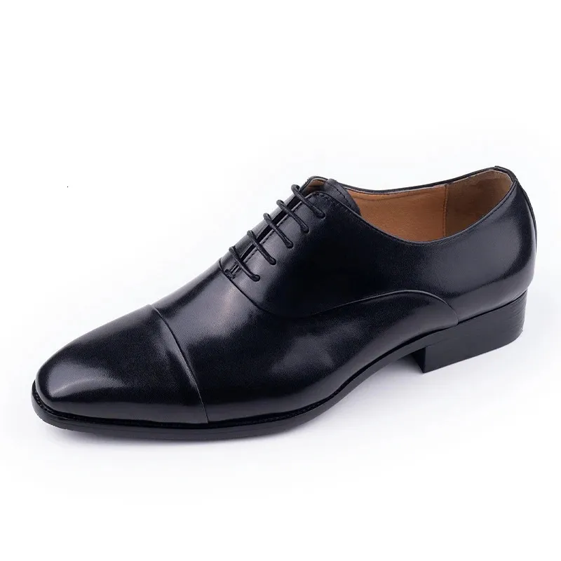 Chaussures Oxford noires pour homme, élégantes et de haute qualité, en cuir véritable, faites main. Idéales pour le bureau ou les soirées formelles._voghion.com