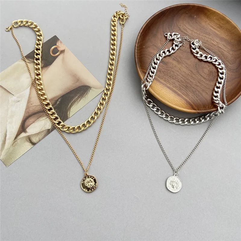 Collana multistrato vintage oro con pendente per donna_voghion.com