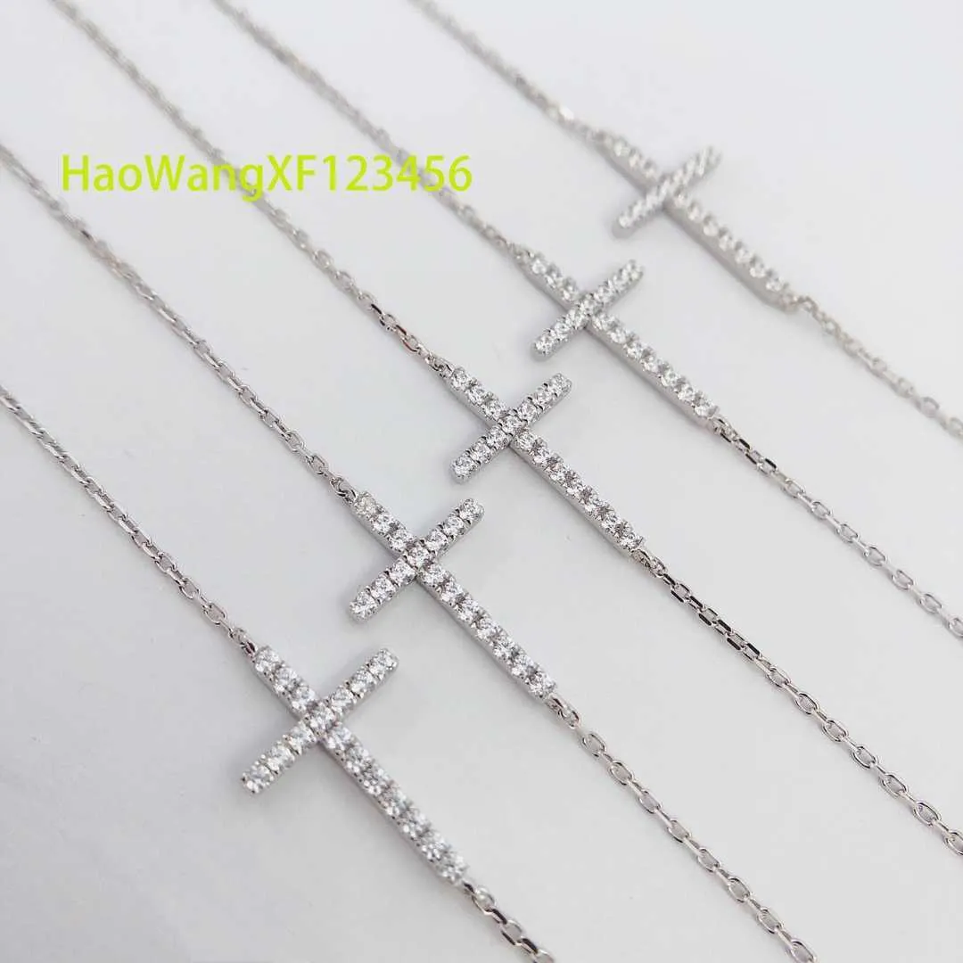 Sier Rhodium Plated D VVS Moissanite Cathical Jesus Cross Bracelet for Women_voghion.com