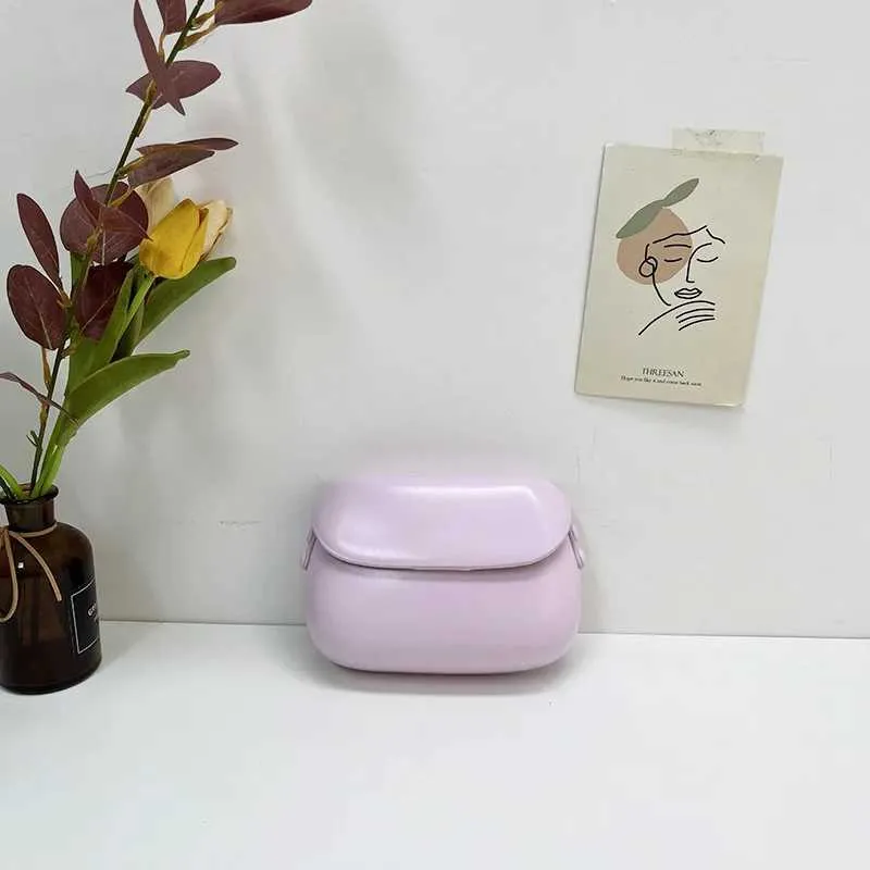 Dames schoudertas messenger bag van glanzend kunstleer_voghion.com