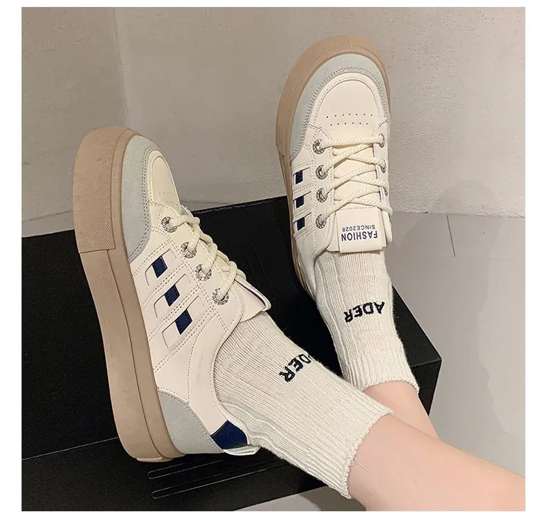 Round Toe Retro Thick Soled Board For Women Spring Autumn New Style Fashionable Flat Bottomed Casual Small White Shoes_voghion.com
